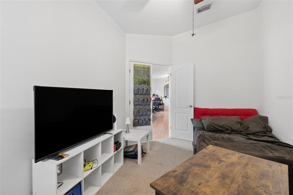 For Sale: $325,000 (3 beds, 2 baths, 1471 Square Feet)