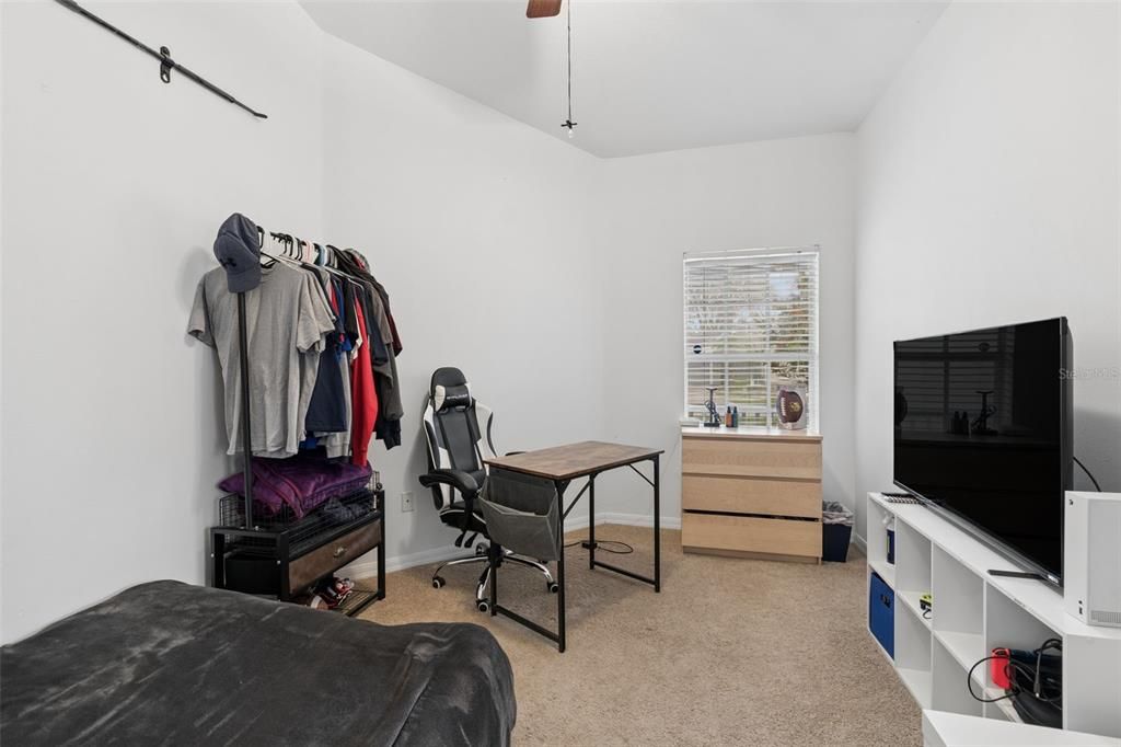 For Sale: $325,000 (3 beds, 2 baths, 1471 Square Feet)