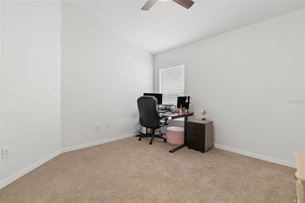 For Sale: $325,000 (3 beds, 2 baths, 1471 Square Feet)