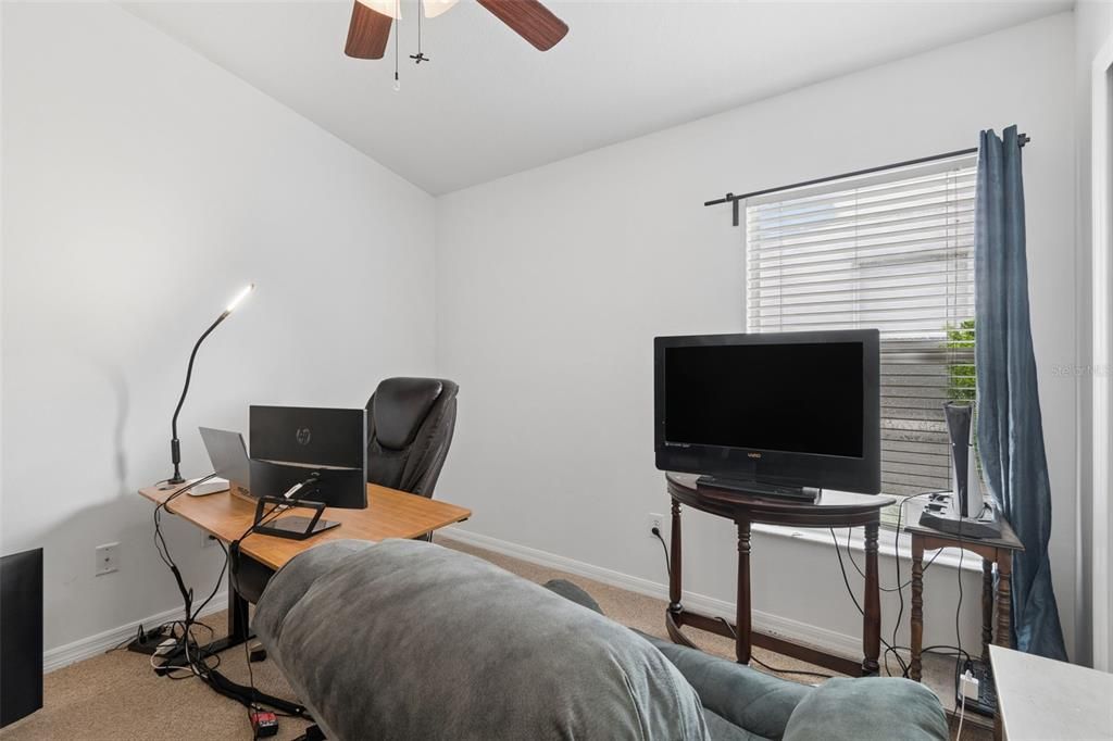 For Sale: $325,000 (3 beds, 2 baths, 1471 Square Feet)