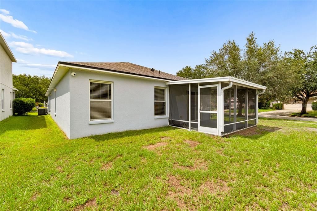 For Sale: $325,000 (3 beds, 2 baths, 1471 Square Feet)