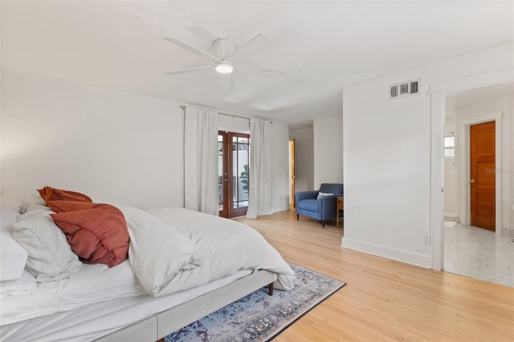 For Sale: $679,900 (3 beds, 3 baths, 1874 Square Feet)