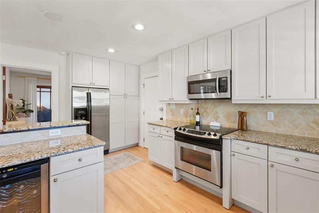 For Sale: $679,900 (3 beds, 3 baths, 1874 Square Feet)