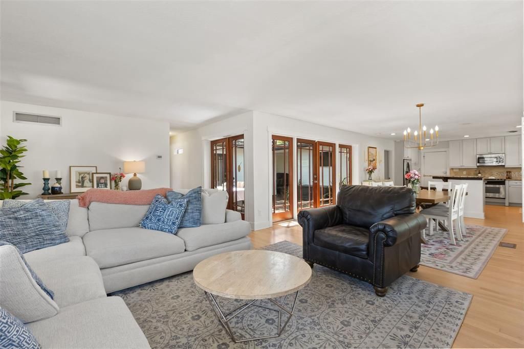 For Sale: $679,900 (3 beds, 3 baths, 1874 Square Feet)