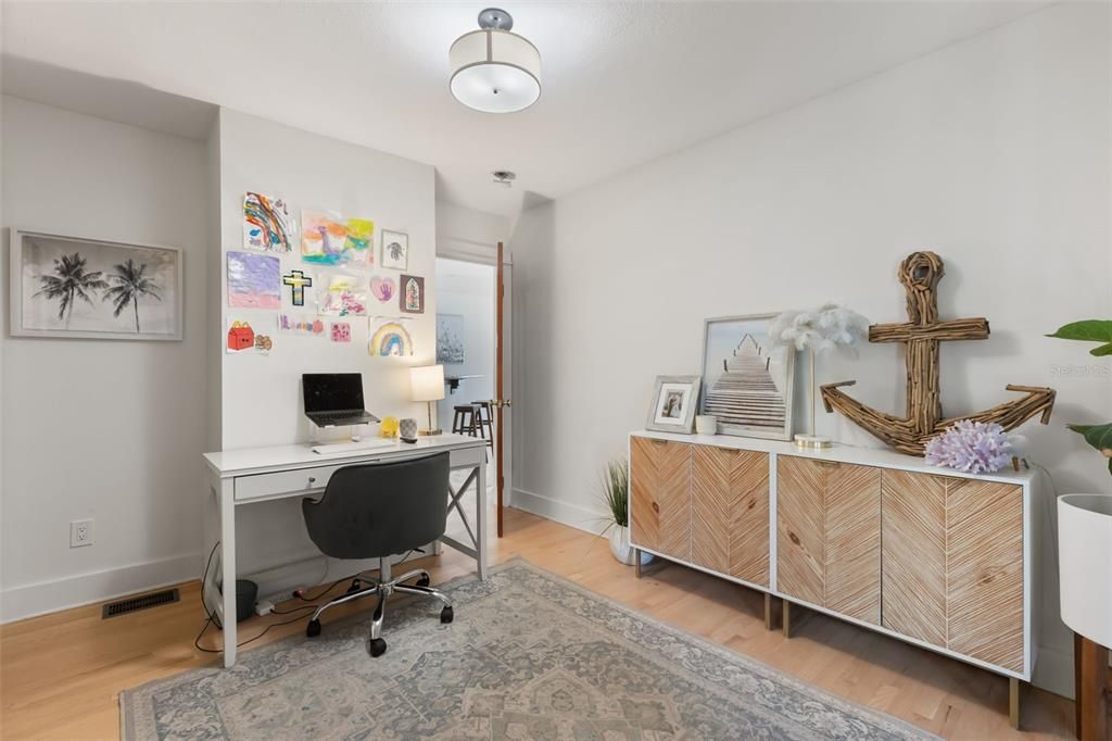 For Sale: $679,900 (3 beds, 3 baths, 1874 Square Feet)