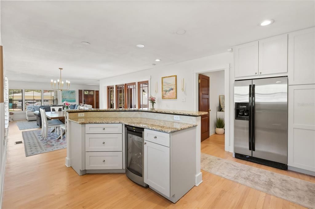 For Sale: $679,900 (3 beds, 3 baths, 1874 Square Feet)