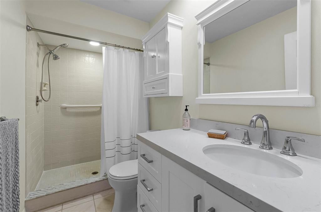 En Venta: $299,900 (2 camas, 2 baños, 1360 Pies cuadrados)