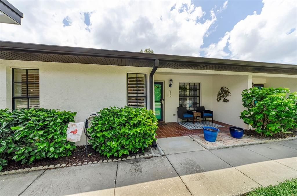 En Venta: $299,900 (2 camas, 2 baños, 1360 Pies cuadrados)