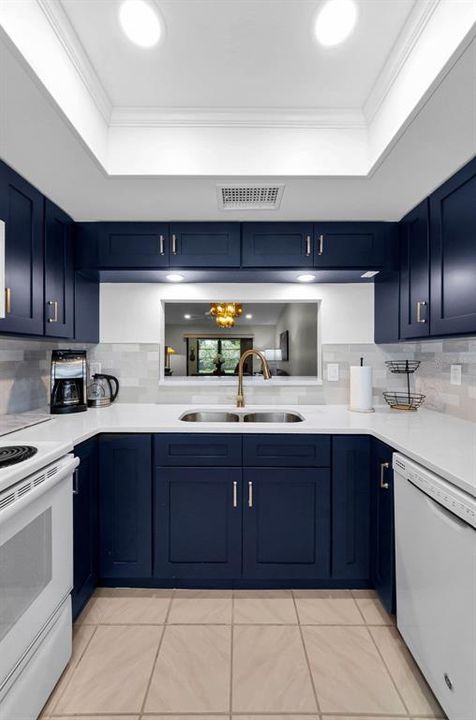 En Venta: $299,900 (2 camas, 2 baños, 1360 Pies cuadrados)