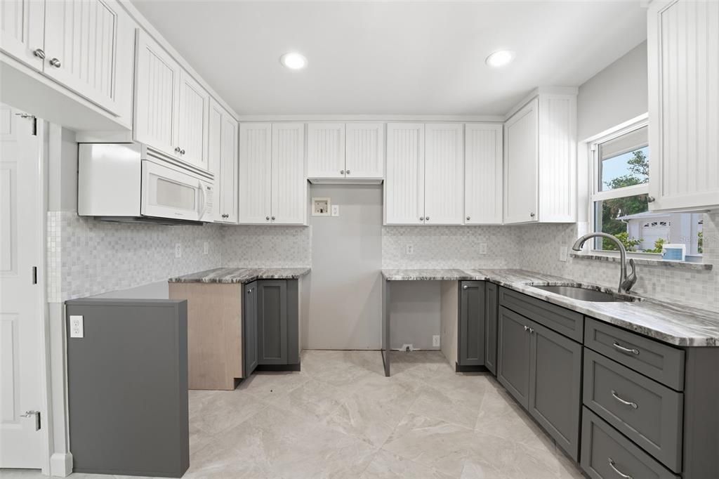 For Sale: $999,300 (4 beds, 3 baths, 1724 Square Feet)