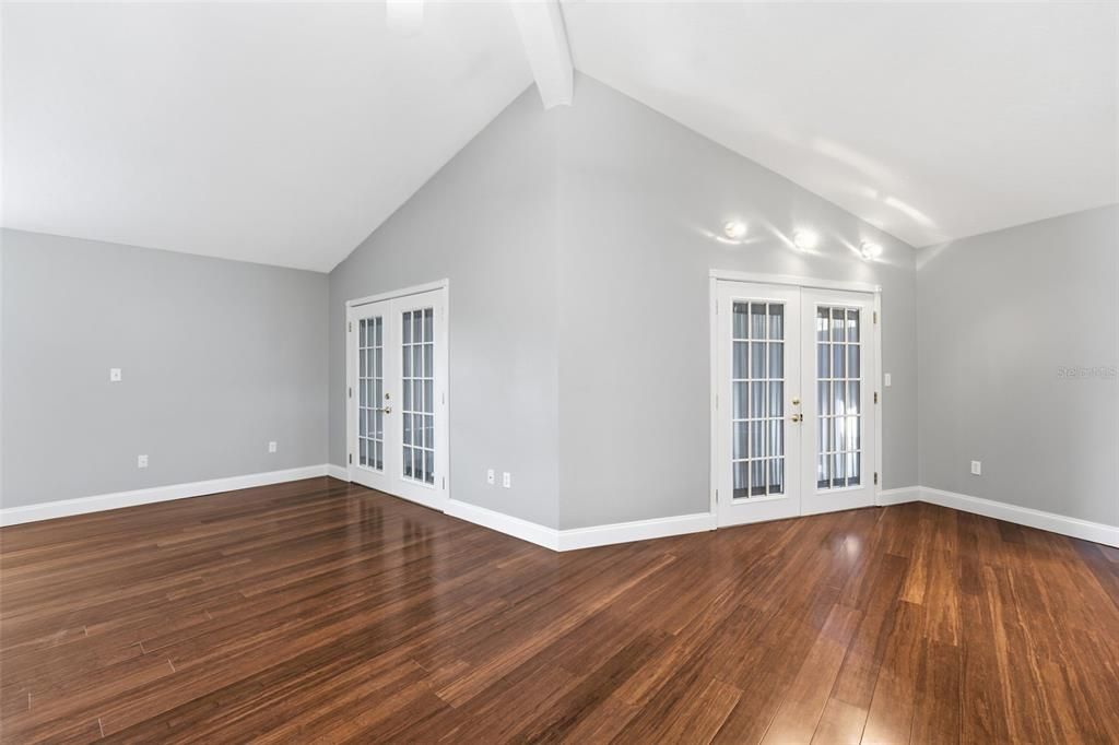 For Sale: $999,300 (4 beds, 3 baths, 1724 Square Feet)