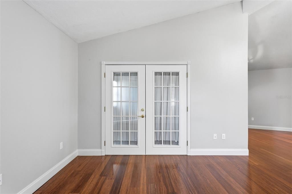 For Sale: $999,300 (4 beds, 3 baths, 1724 Square Feet)