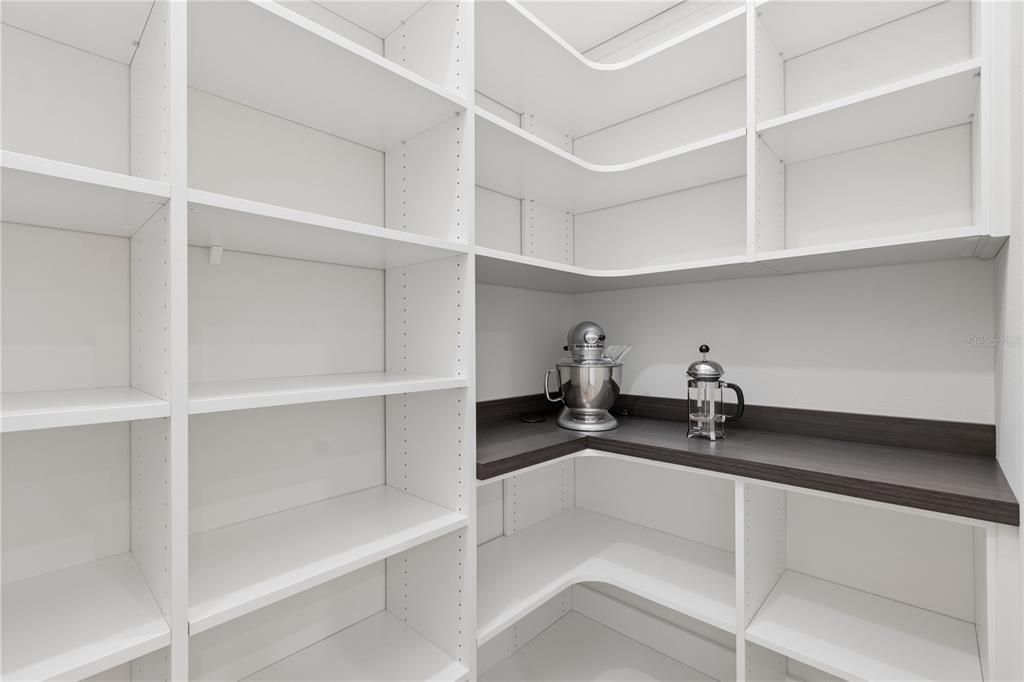 En Venta: $1,100,000 (4 camas, 3 baños, 3259 Pies cuadrados)