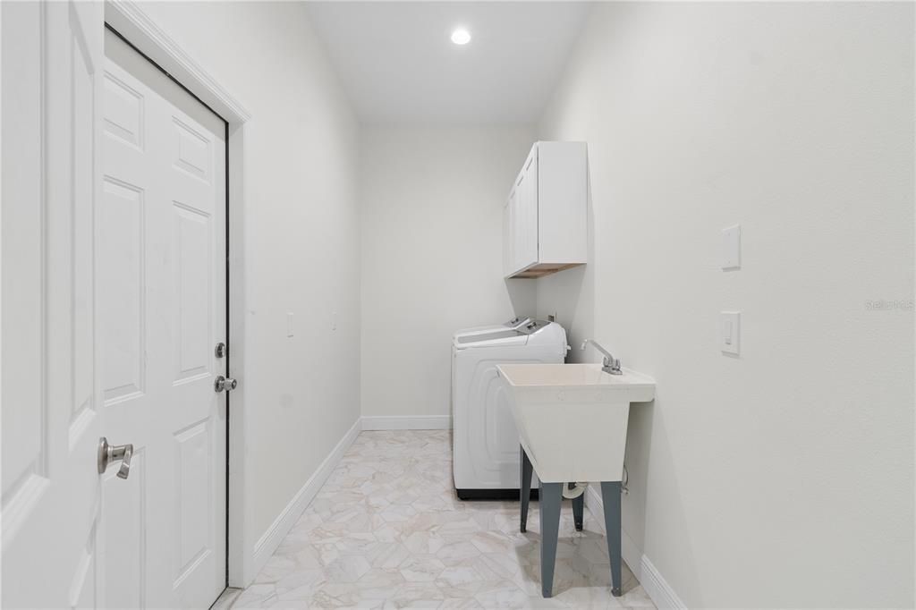 En Venta: $1,100,000 (4 camas, 3 baños, 3259 Pies cuadrados)