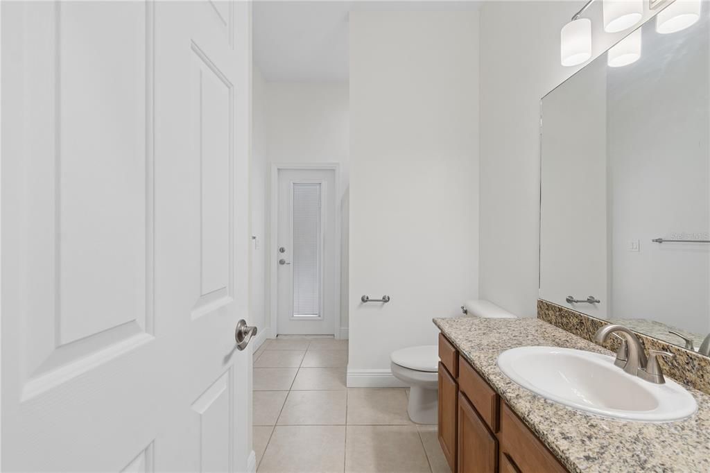 En Venta: $1,100,000 (4 camas, 3 baños, 3259 Pies cuadrados)