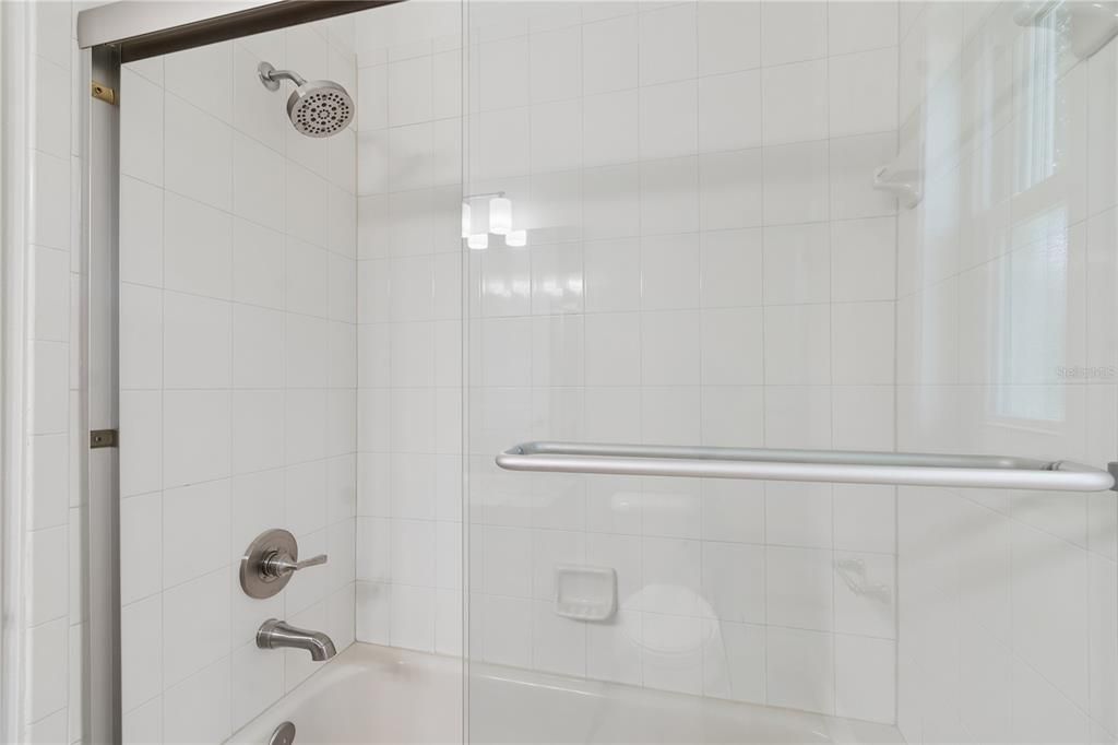 En Venta: $1,100,000 (4 camas, 3 baños, 3259 Pies cuadrados)