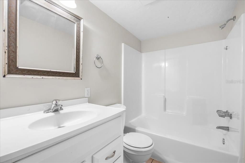 For Sale: $113,000 (1 beds, 1 baths, 576 Square Feet)