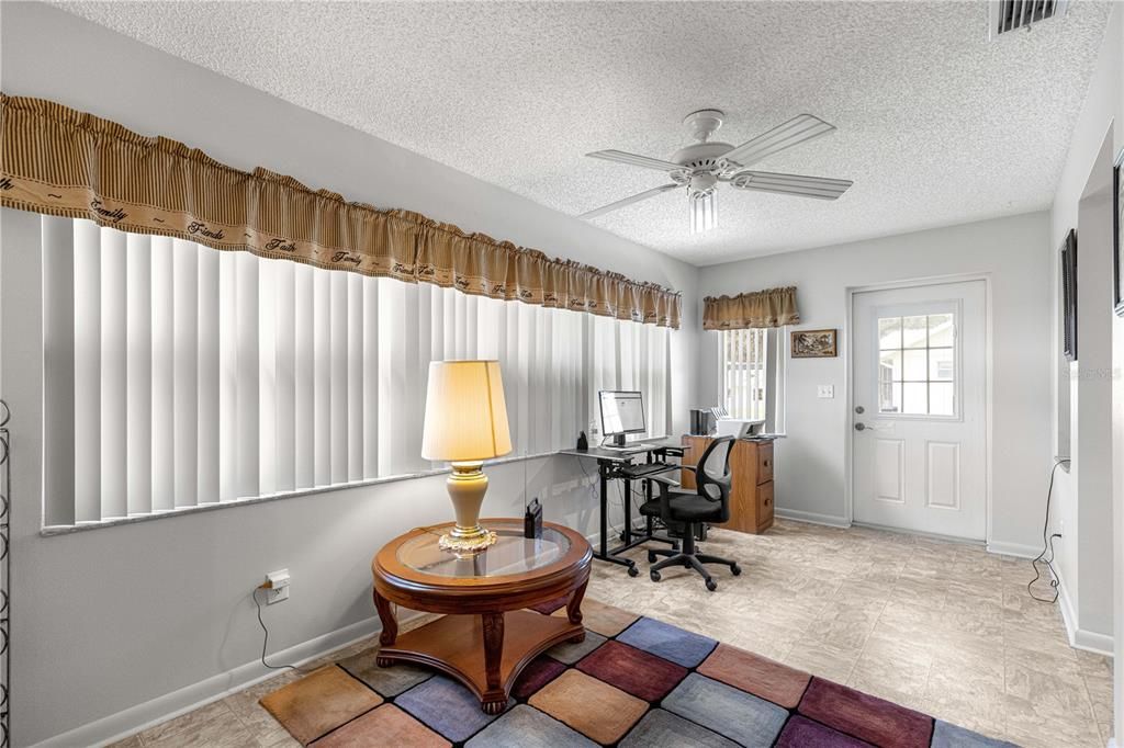 For Sale: $199,900 (2 beds, 2 baths, 1375 Square Feet)