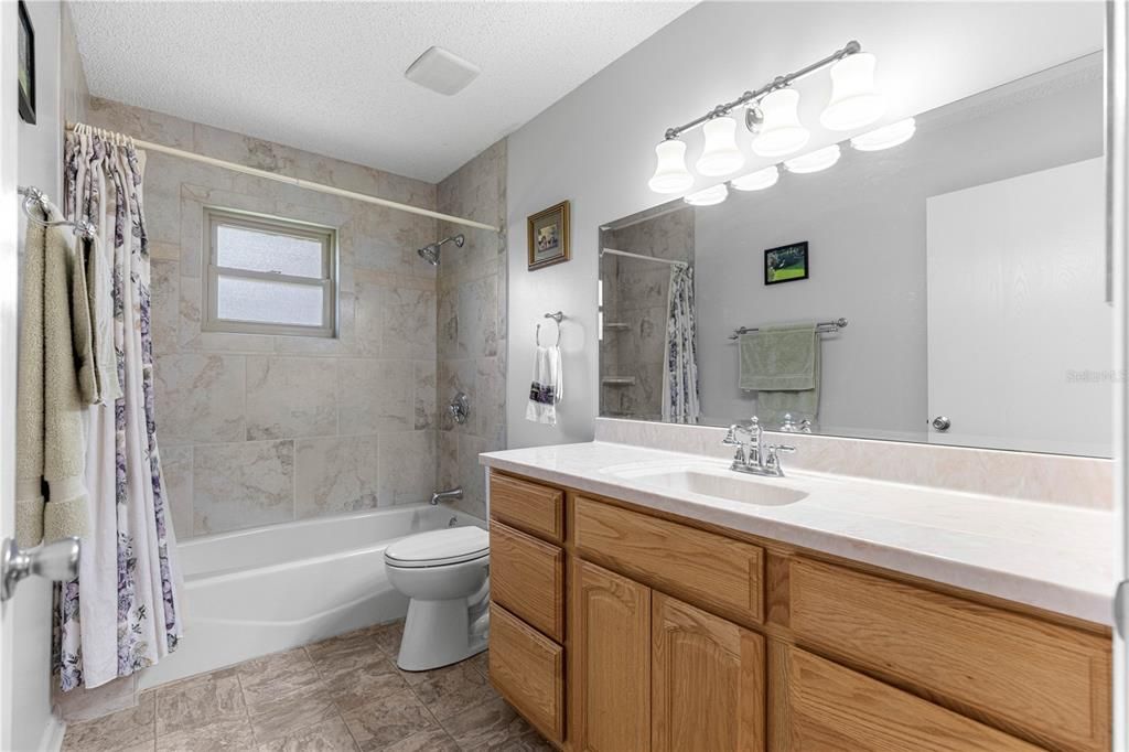 For Sale: $199,900 (2 beds, 2 baths, 1375 Square Feet)