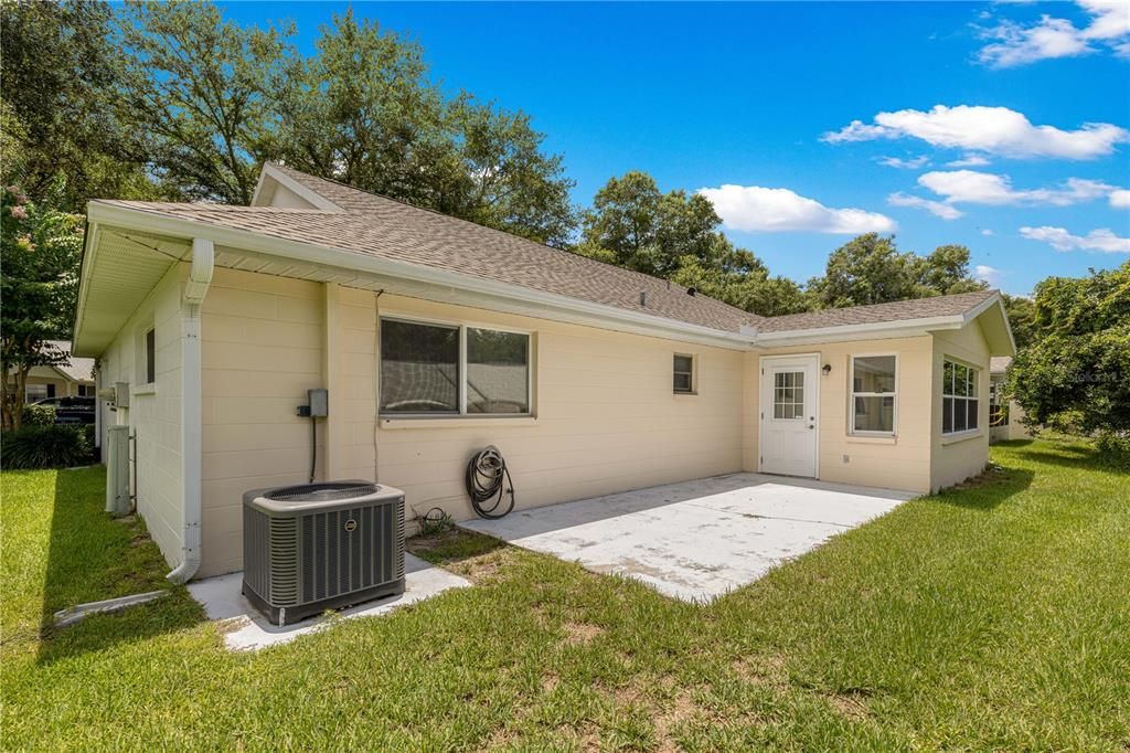 For Sale: $199,900 (2 beds, 2 baths, 1375 Square Feet)