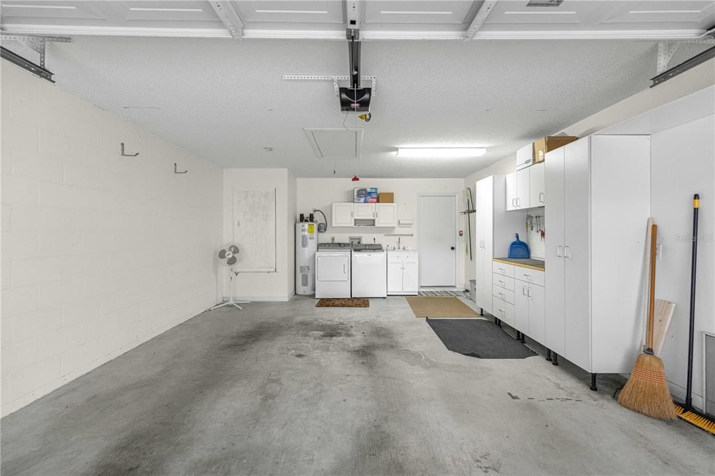 For Sale: $199,900 (2 beds, 2 baths, 1375 Square Feet)