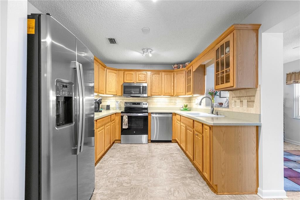 For Sale: $199,900 (2 beds, 2 baths, 1375 Square Feet)