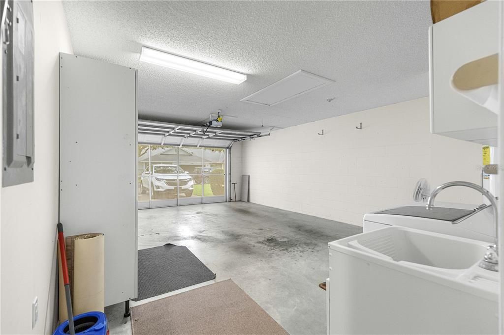 For Sale: $199,900 (2 beds, 2 baths, 1375 Square Feet)