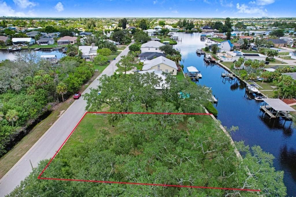 En Venta: $380,000 (0.29 acres)
