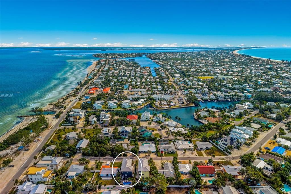 For Sale: $2,985,000 (4 beds, 3 baths, 2567 Square Feet)