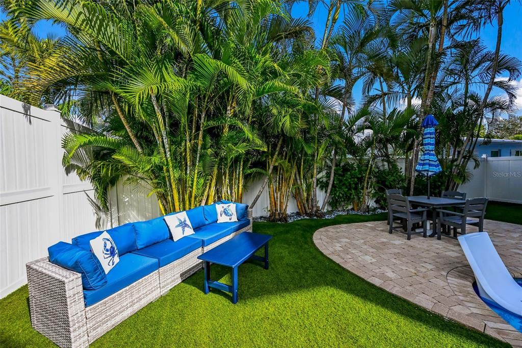 For Sale: $2,985,000 (4 beds, 3 baths, 2567 Square Feet)
