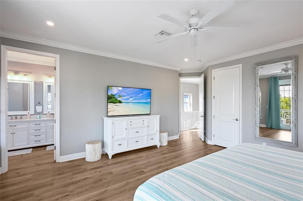 For Sale: $2,985,000 (4 beds, 3 baths, 2567 Square Feet)
