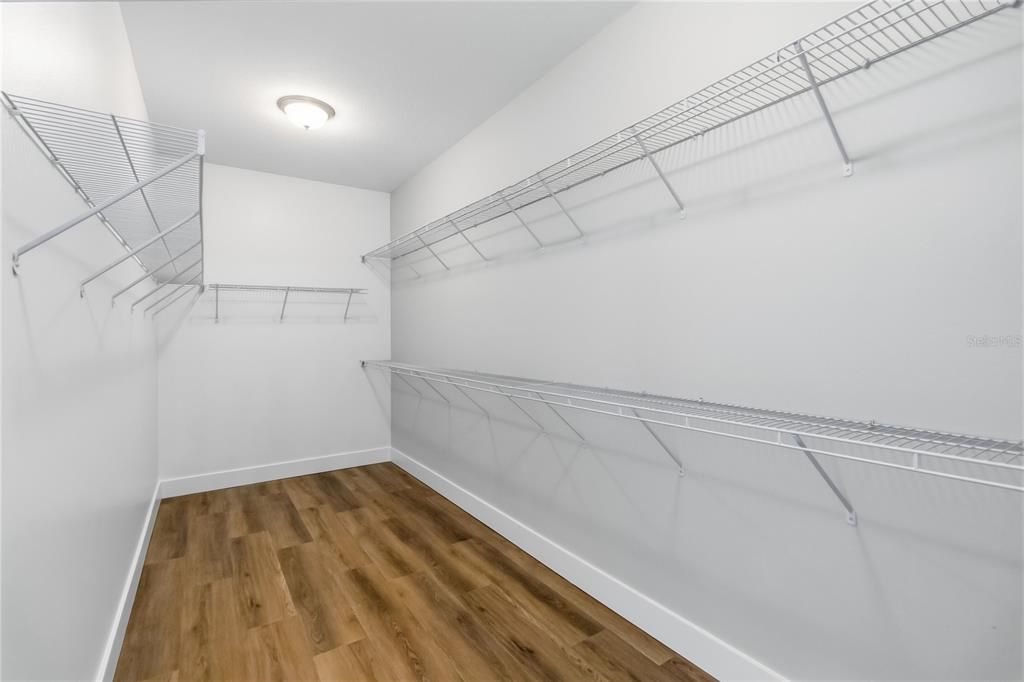 En Venta: $845,000 (4 camas, 3 baños, 3267 Pies cuadrados)