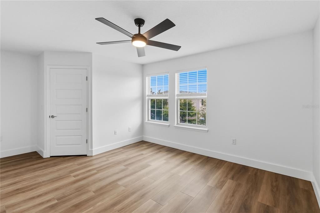 En Venta: $845,000 (4 camas, 3 baños, 3267 Pies cuadrados)