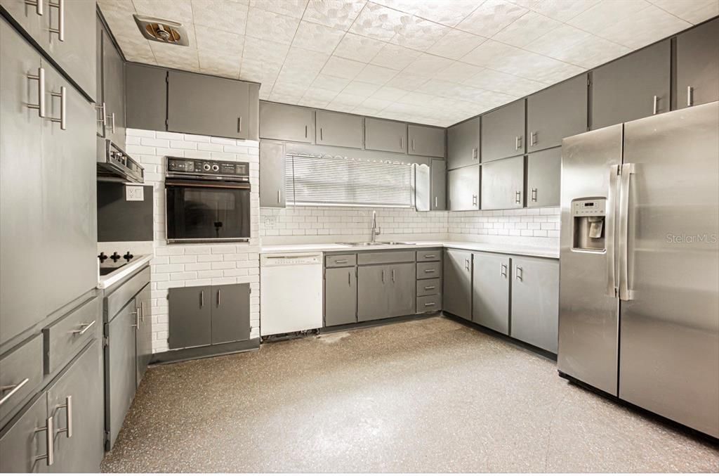 В аренду: $2,300 (3 спален, 2 ванн, 1495 Квадратных фут)