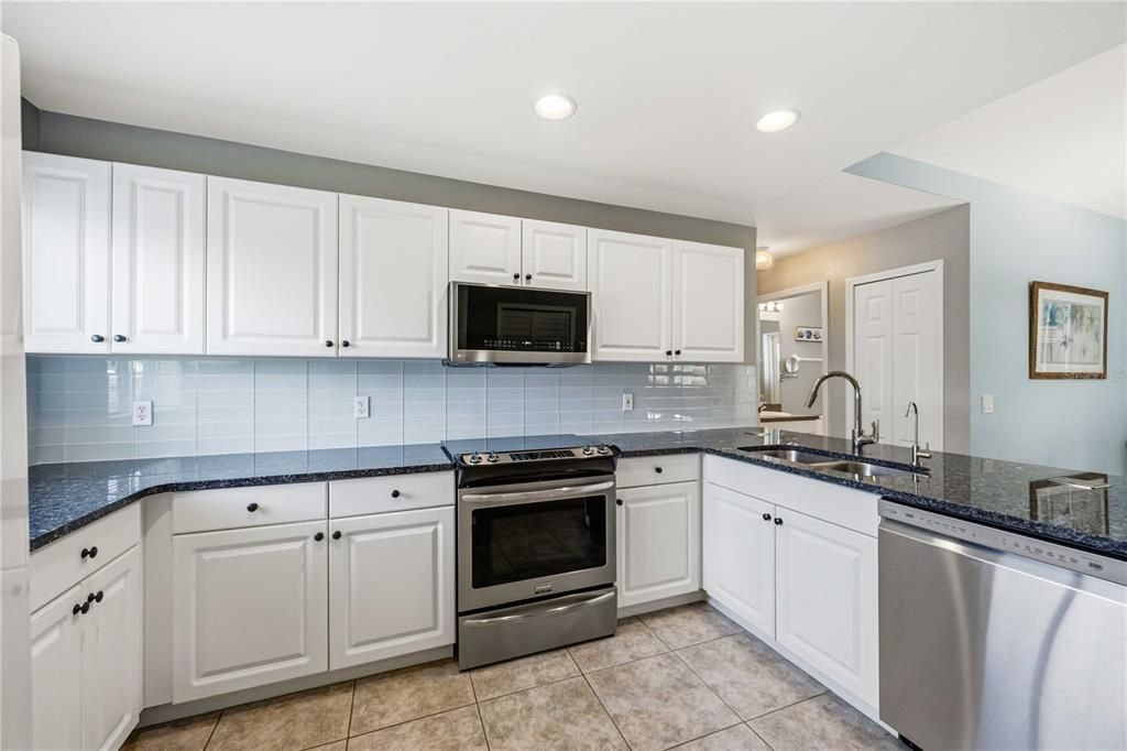 Active With Contract: $395,000 (3 beds, 2 baths, 1559 Square Feet)