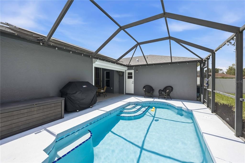Active With Contract: $395,000 (3 beds, 2 baths, 1559 Square Feet)