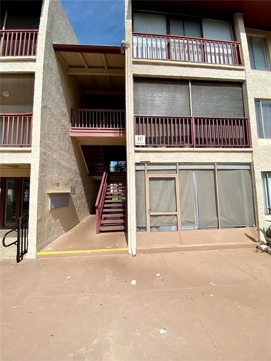 For Rent: $1,195 (1 beds, 1 baths, 710 Square Feet)