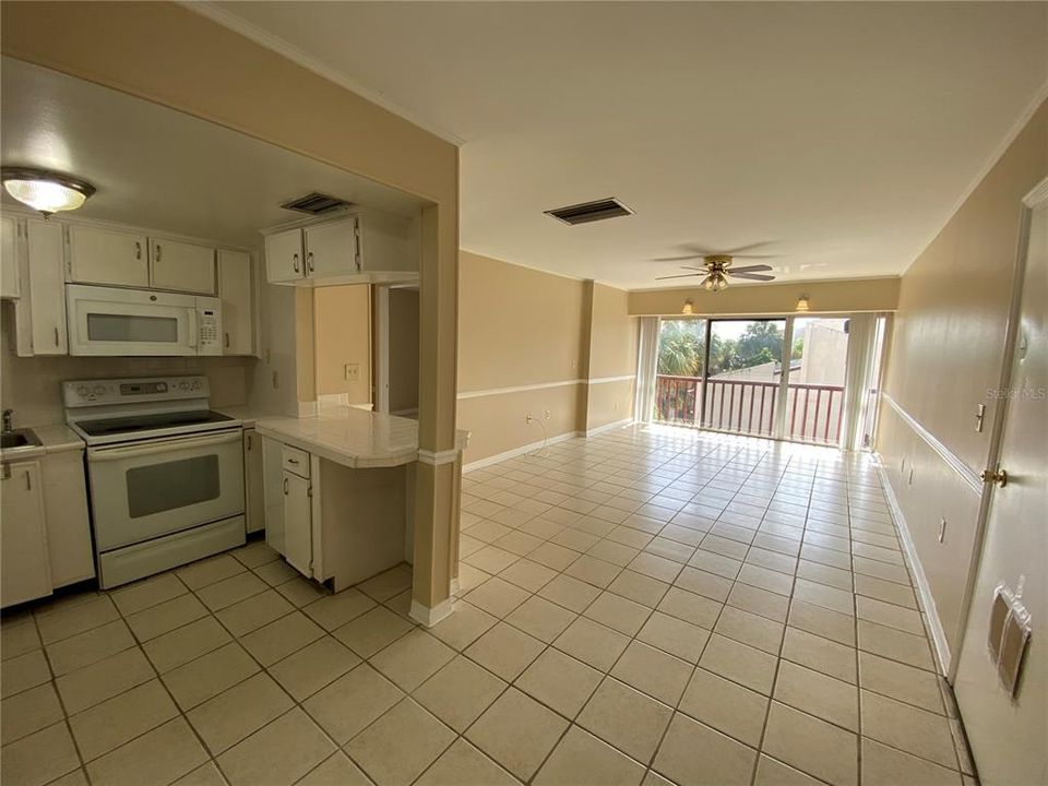 For Rent: $1,195 (1 beds, 1 baths, 710 Square Feet)
