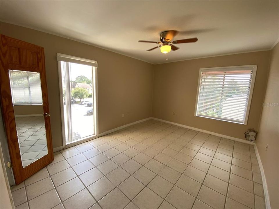 For Rent: $1,195 (1 beds, 1 baths, 710 Square Feet)