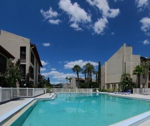 For Rent: $1,195 (1 beds, 1 baths, 710 Square Feet)