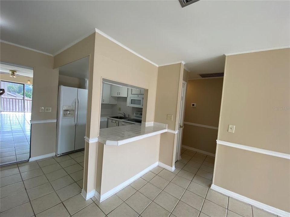 For Rent: $1,195 (1 beds, 1 baths, 710 Square Feet)