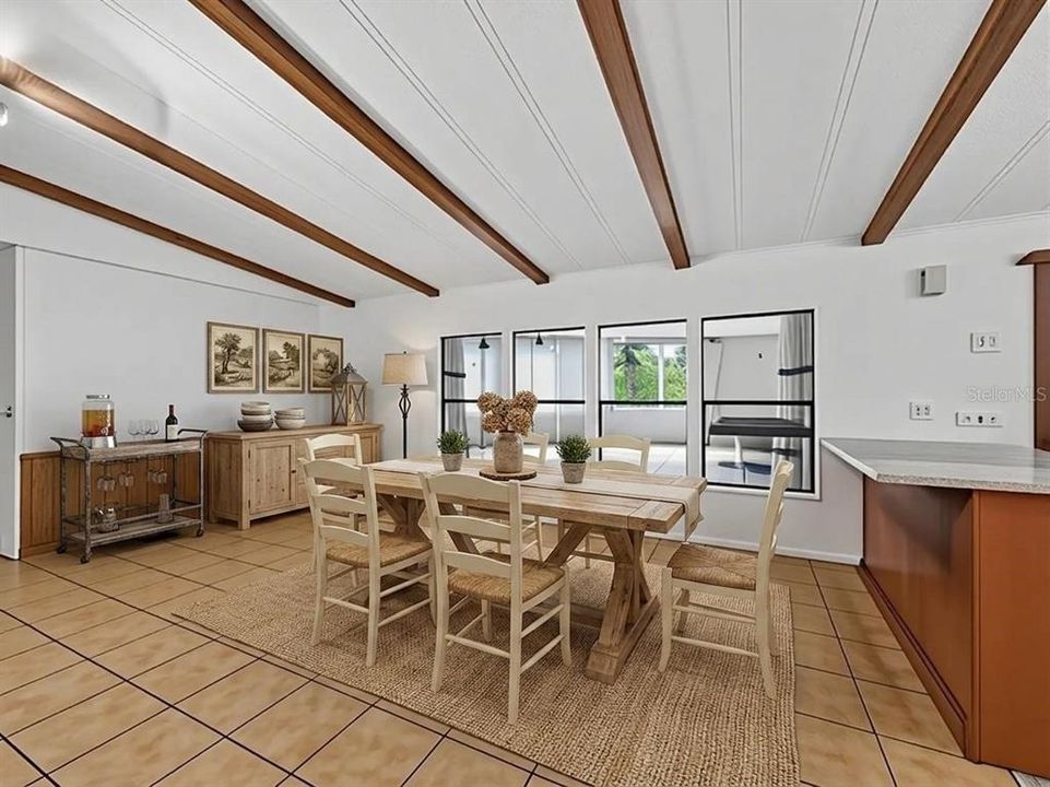 En Venta: $850,000 (6 camas, 3 baños, 2376 Pies cuadrados)