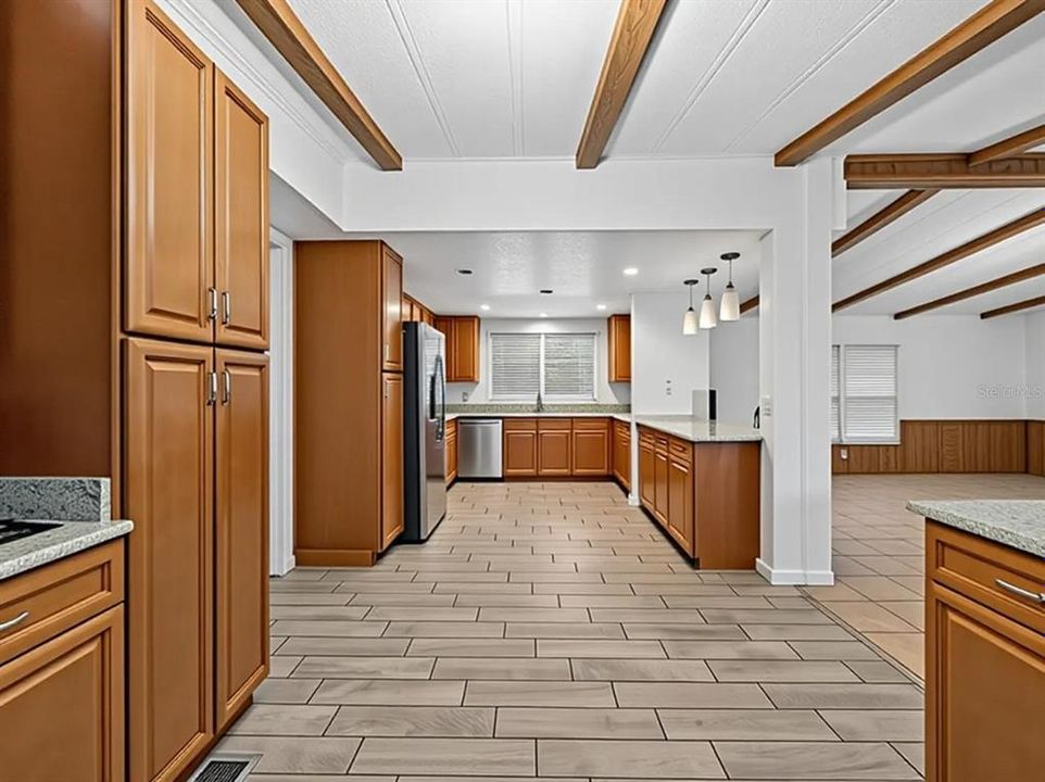 En Venta: $850,000 (6 camas, 3 baños, 2376 Pies cuadrados)