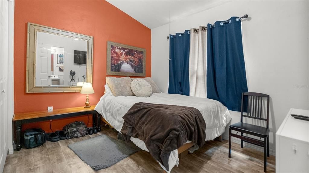 На продажу: $165,000 (2 спален, 2 ванн, 986 Квадратных фут)