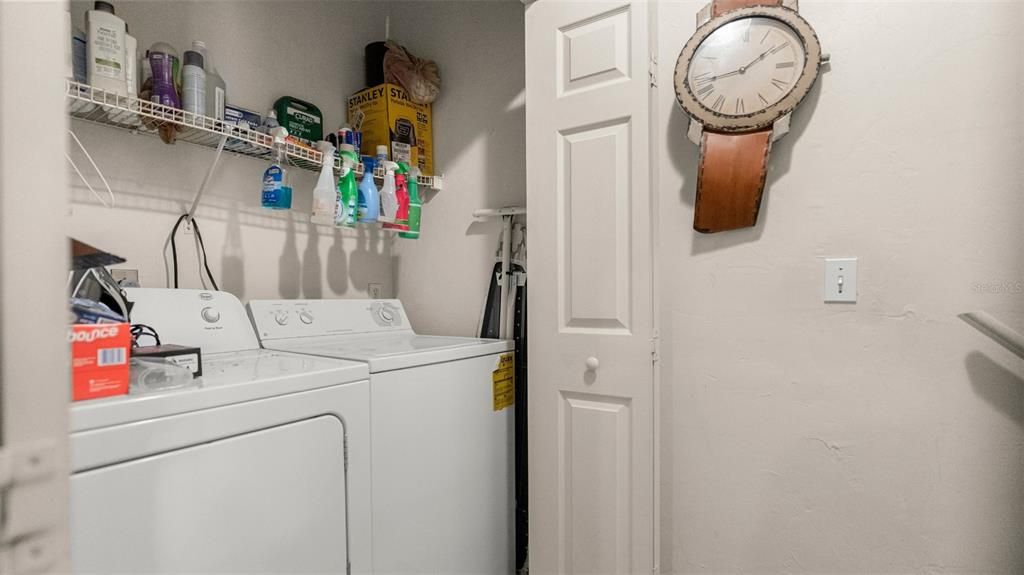 На продажу: $165,000 (2 спален, 2 ванн, 986 Квадратных фут)