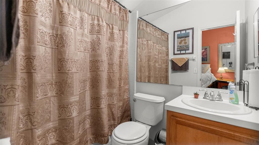 На продажу: $165,000 (2 спален, 2 ванн, 986 Квадратных фут)
