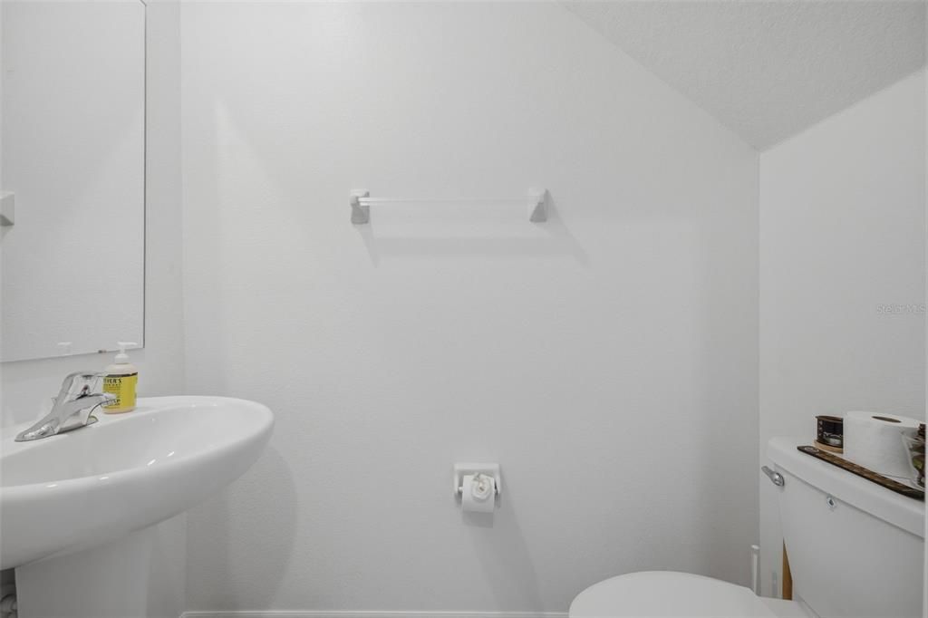 На продажу: $395,000 (5 спален, 2 ванн, 2217 Квадратных фут)