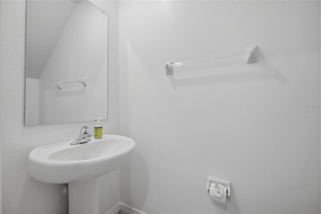 На продажу: $395,000 (5 спален, 2 ванн, 2217 Квадратных фут)