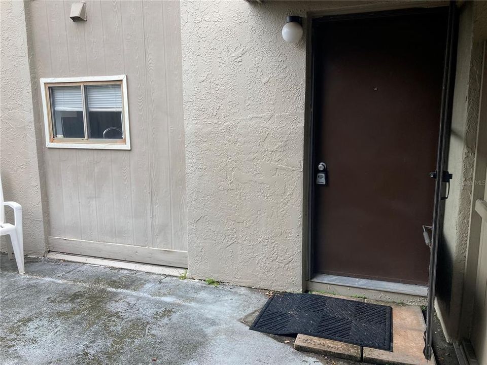 For Sale: $125,000 (2 beds, 1 baths, 1102 Square Feet)