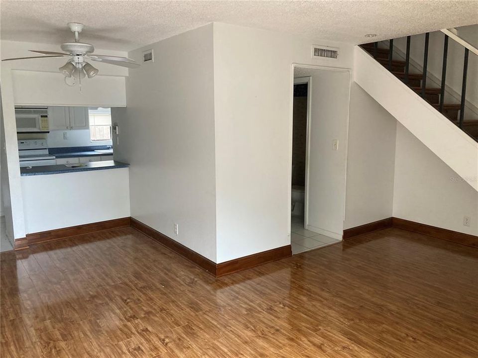 For Sale: $125,000 (2 beds, 1 baths, 1102 Square Feet)